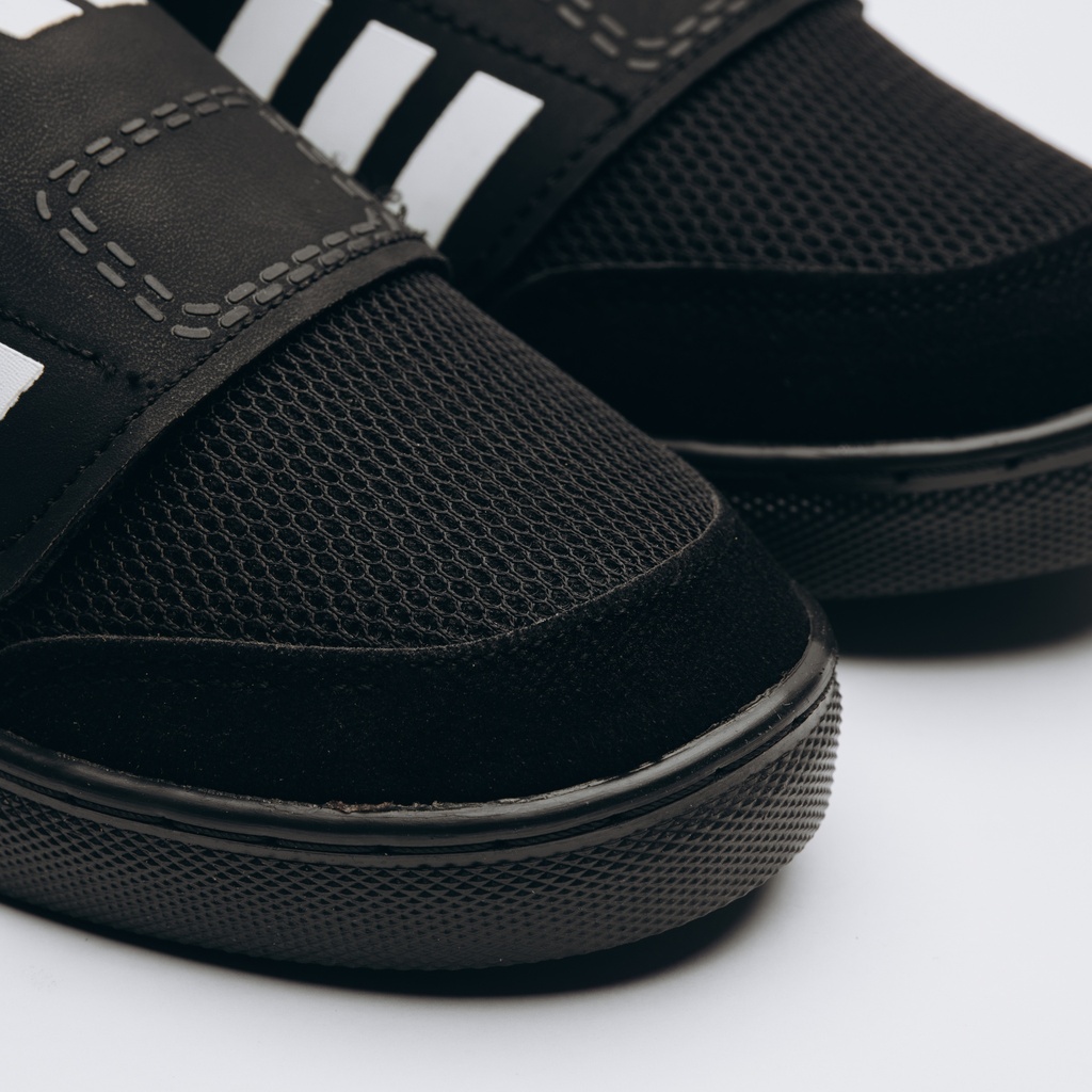 Adidas 3 Line