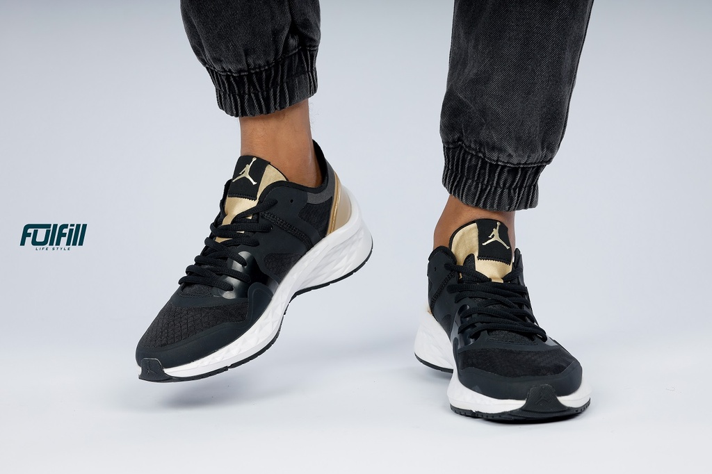 Nike Jordan Black - Gold