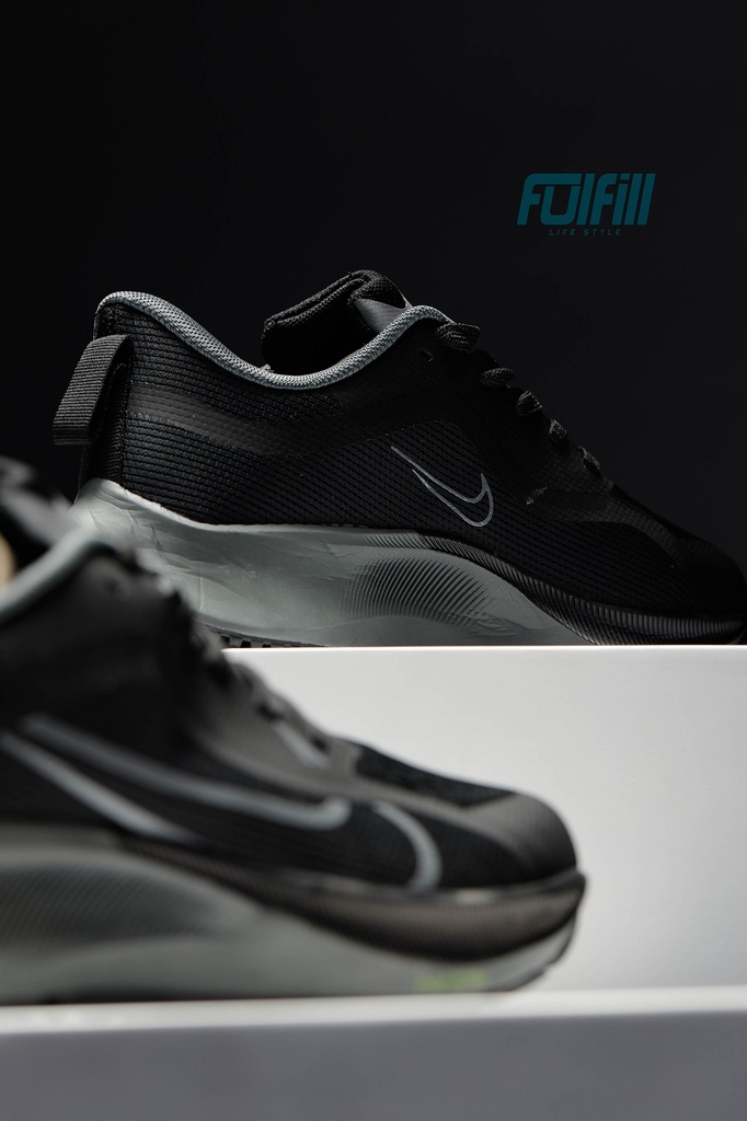 Nike Air Zoom Black III