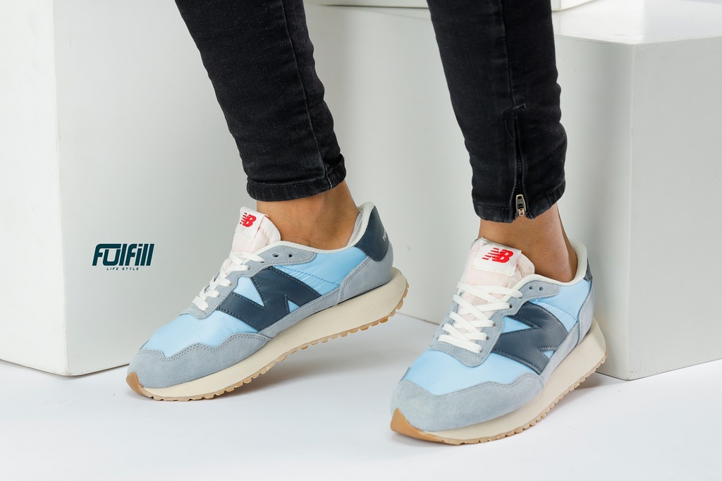 New Balance 237