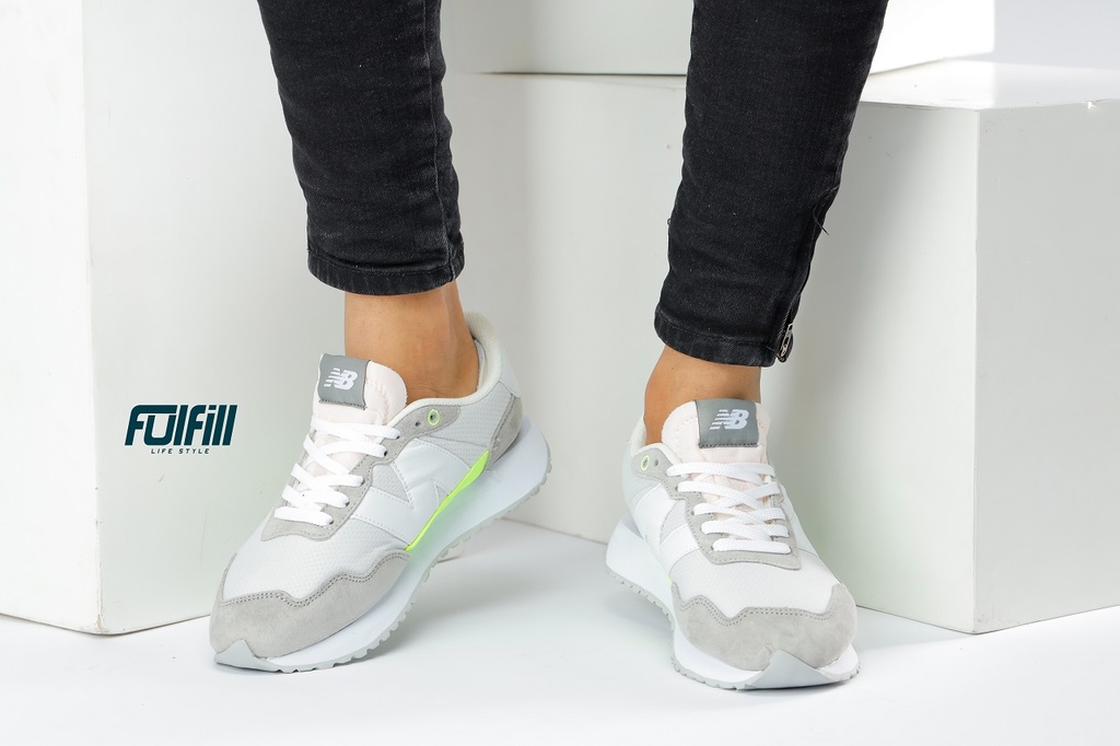 New Balance 237
