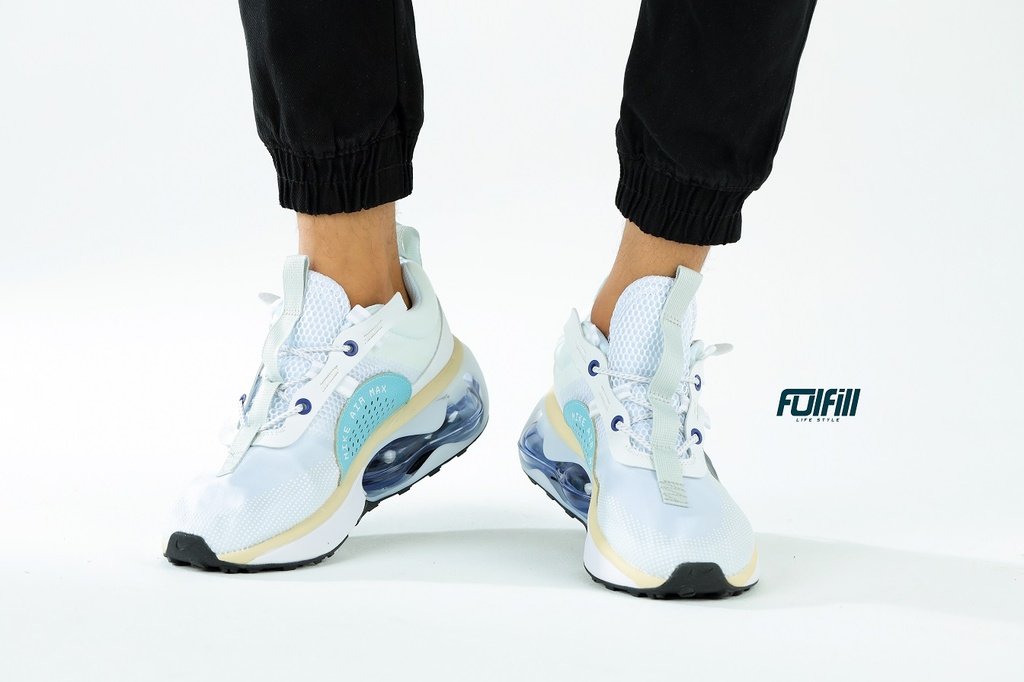 Nike Air Max 2021 Trainers in grey