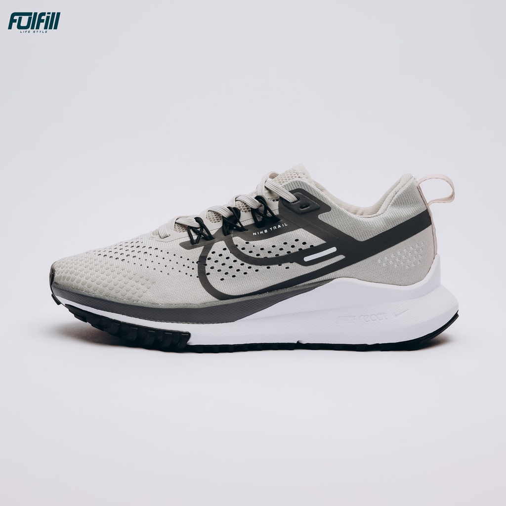 Nike trail Light gray