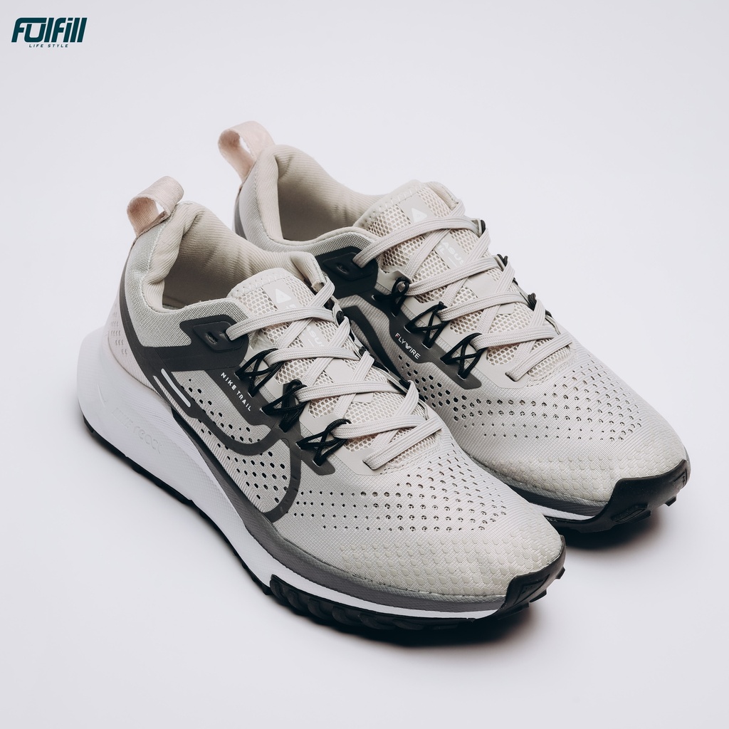 Nike trail Light gray