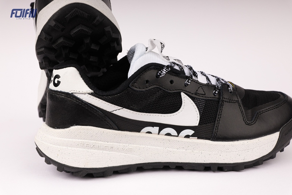 Nike ACG Beige Green