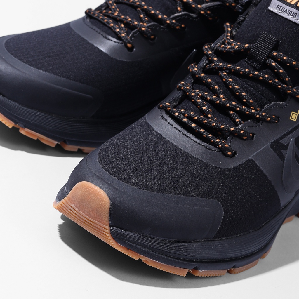 Nike ACG Beige Green