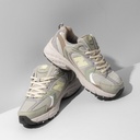 New Balance 530 trainers White