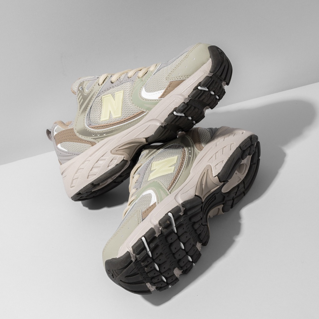 New Balance 530 trainers White