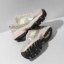 New Balance 530 trainers White