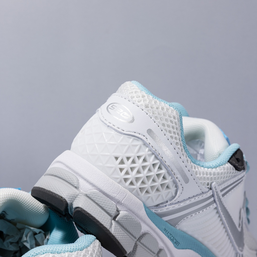 Nike ZOOM VOMERO 5 METALLIC White 