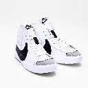 NIKE BLAZER White Black