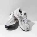 Nike ZOOM VOMERO 5 METALLIC SILVER