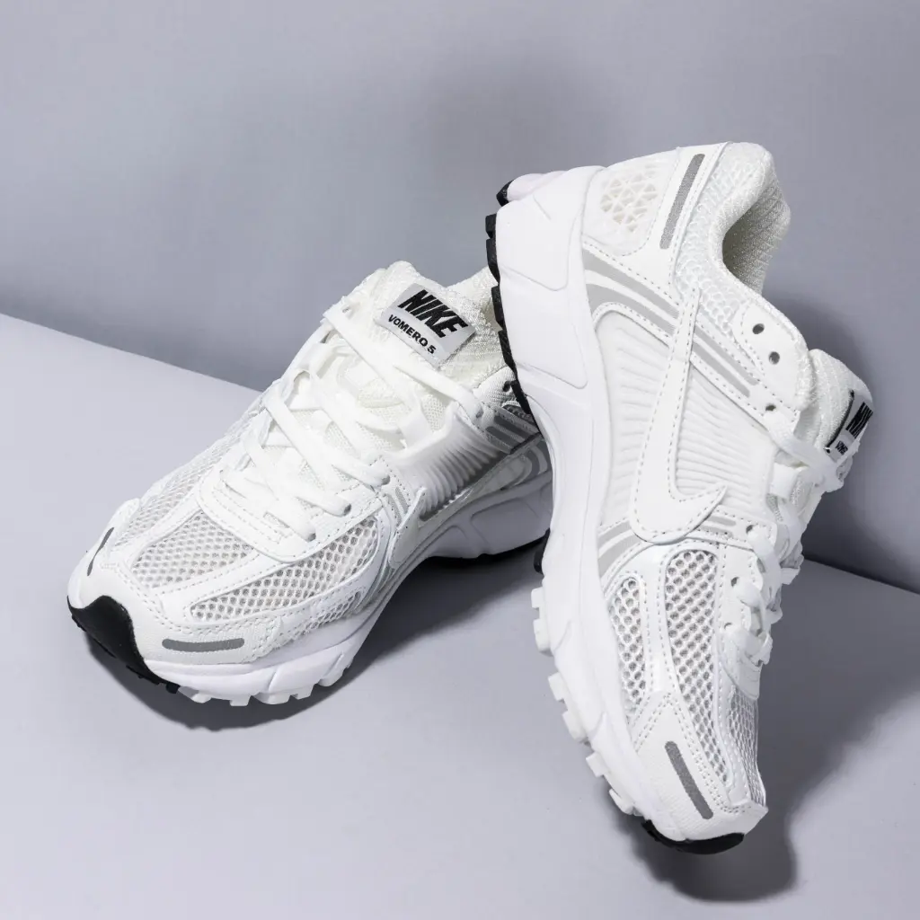 Nike ZOOM VOMERO 5 METALLIC White 