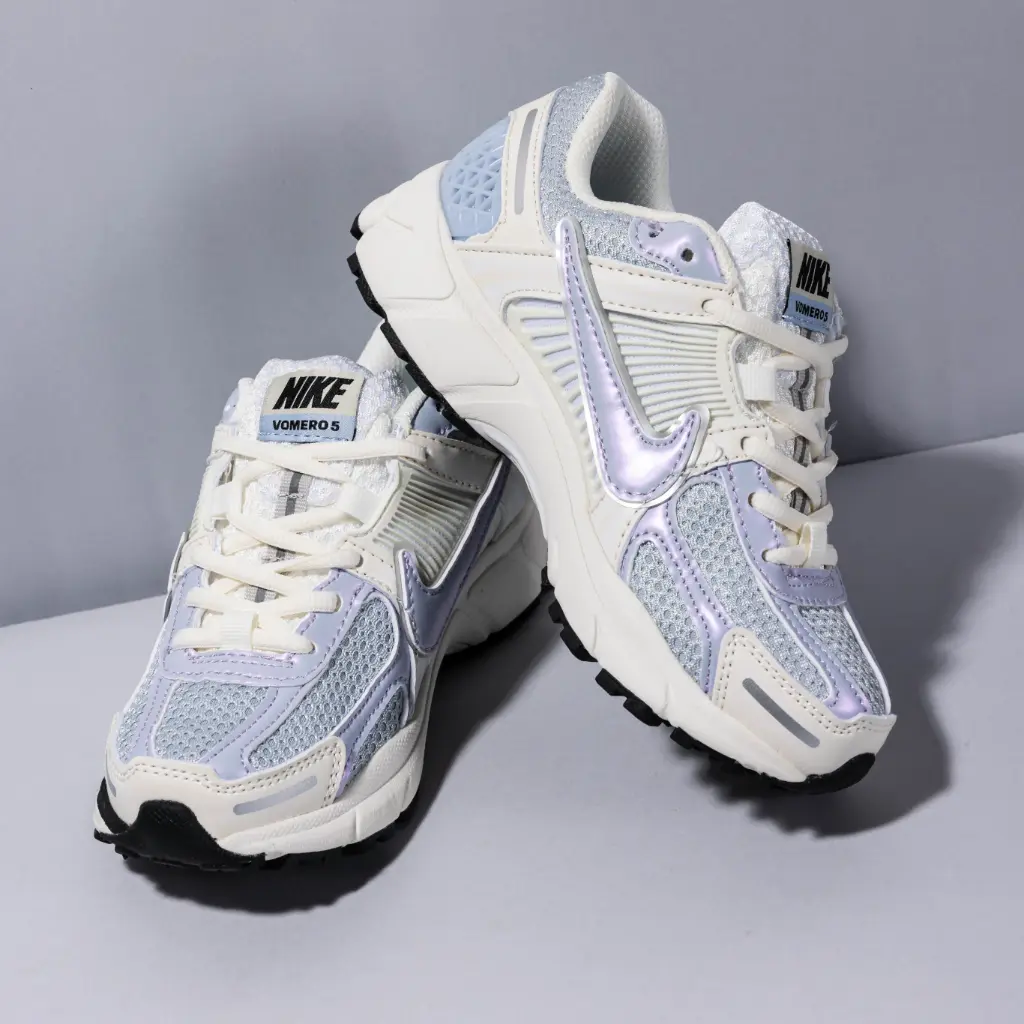 Nike ZOOM VOMERO 5 METALLIC