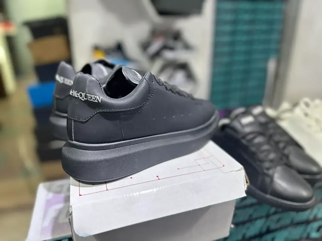 Alexander McQueen Black- SiLVER