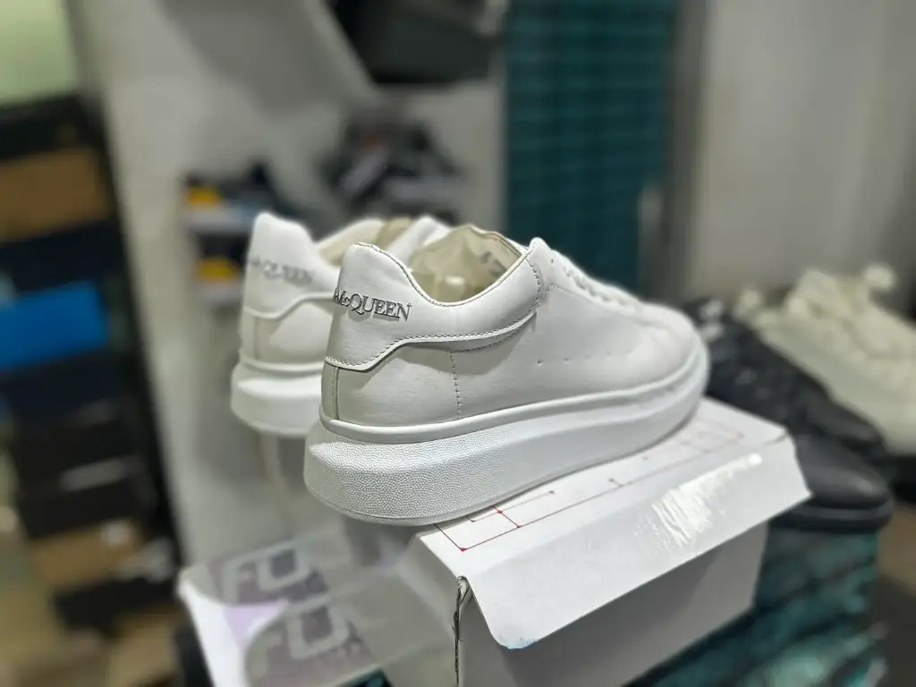 Alexander McQueen White - Silver