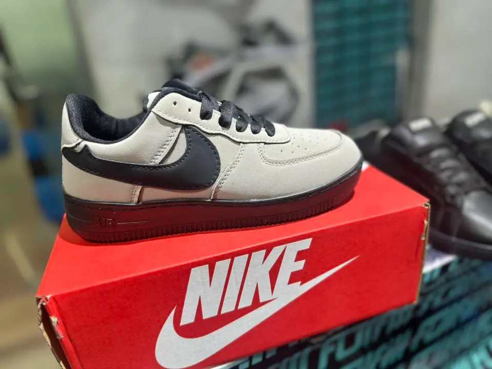 NIKE Air Force Grey-Black
