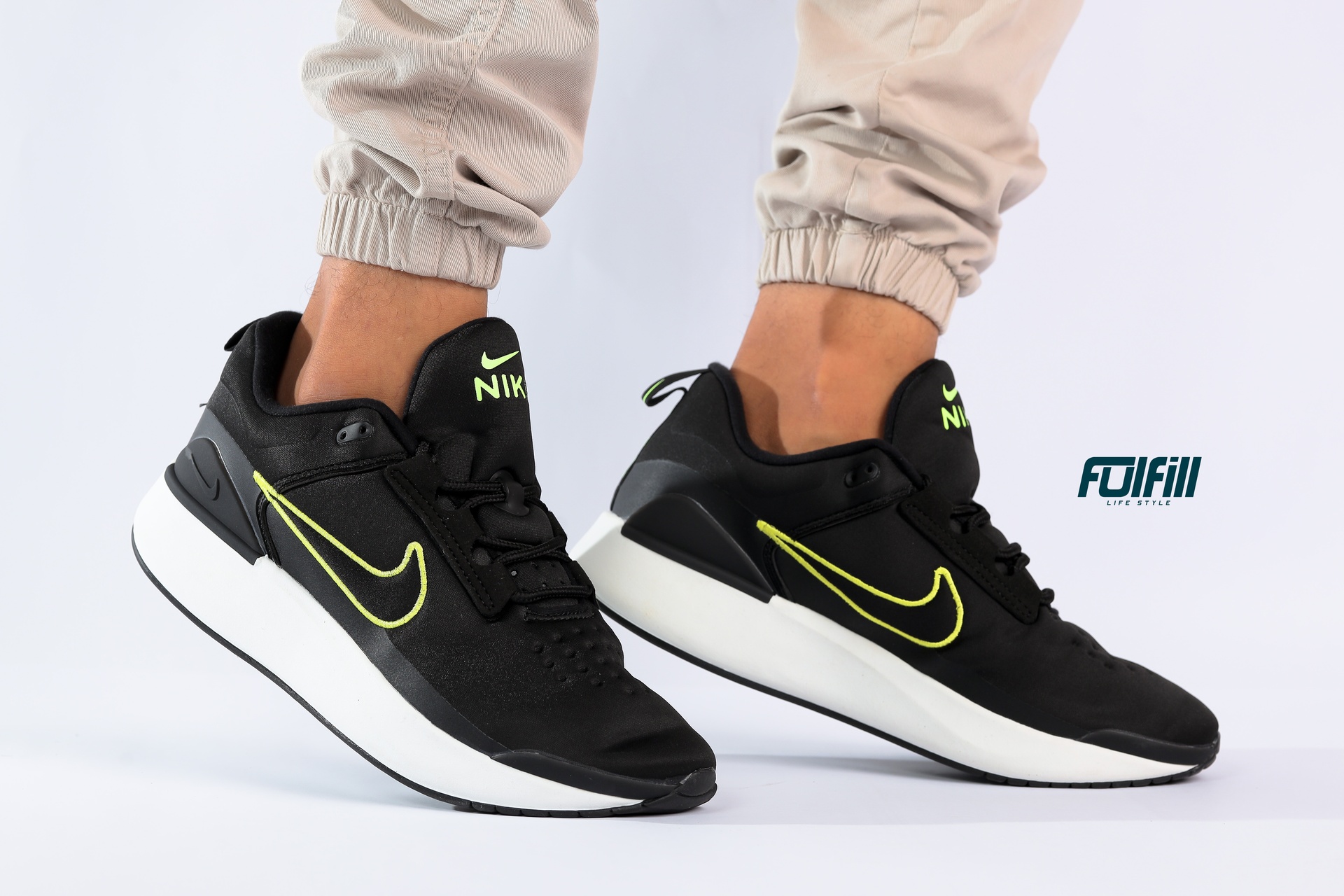 Nike Air Zoom Athletic‎ Shoes - Black and Yellow Amazon.com | Nike Air Zoom Pegasus 38 Black/White-Anthracite  main image 2