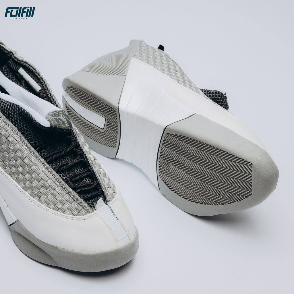 Nike jordan Retro 15 Gray - White