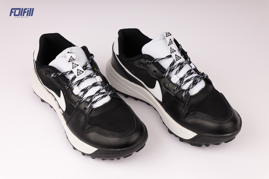 Nike ACG Black White