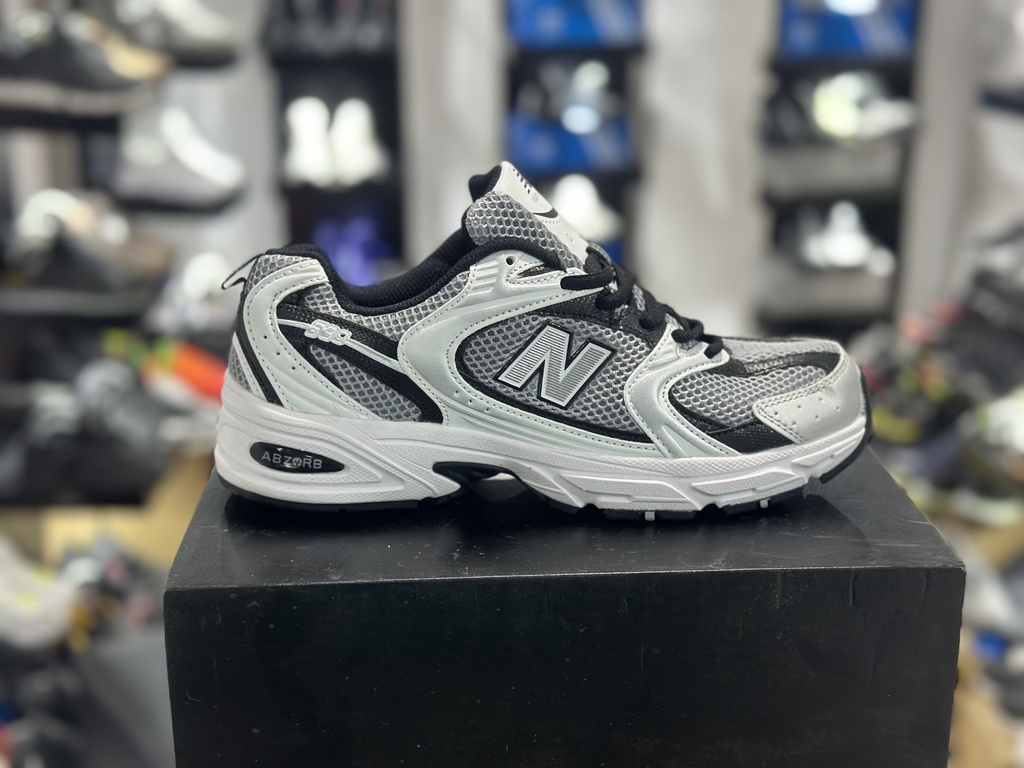 New Balance 530 trainers White - Black