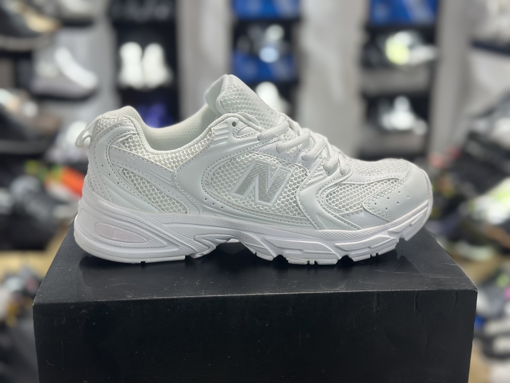 New Balance 530 trainers White