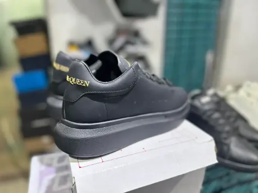 Alexander McQueen Black -GOLD