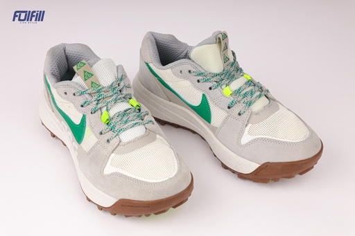 Nike ACG Beige Green