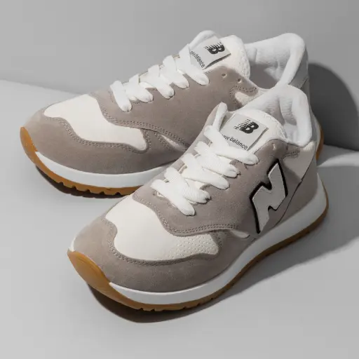 NEW BALANCE  333 BEIGE WHITE